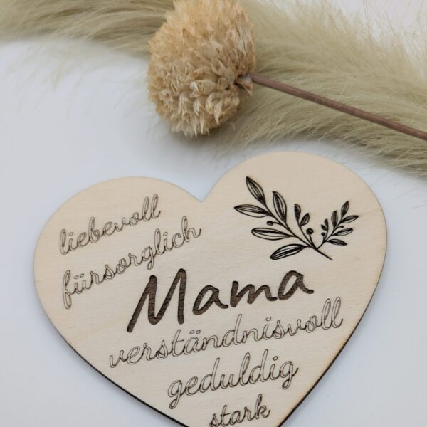Holzkarte in Herzform - Mama