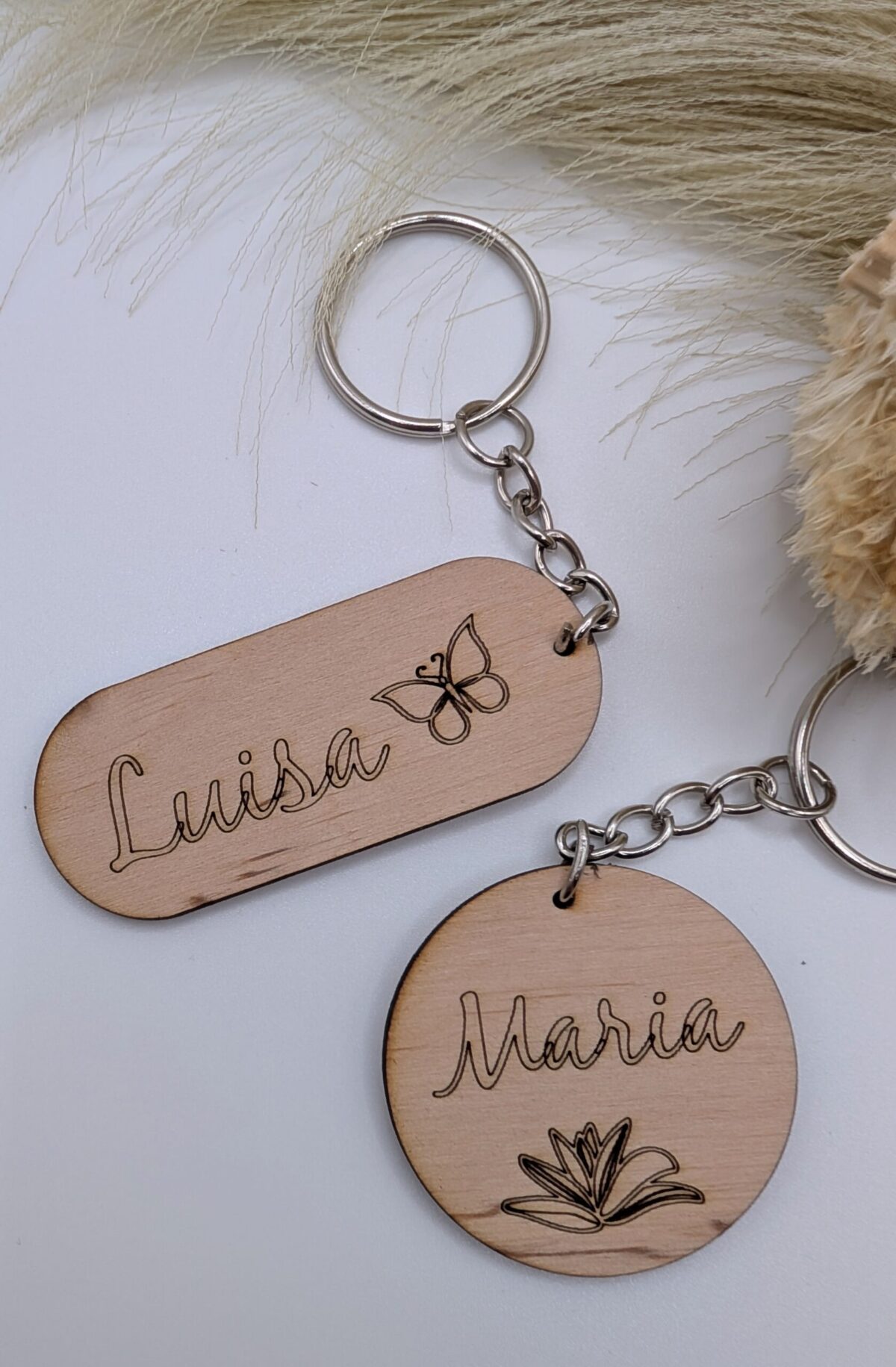 Personalisierte Holz-Schlüsselanhänger mit Gravur – Bild 3
