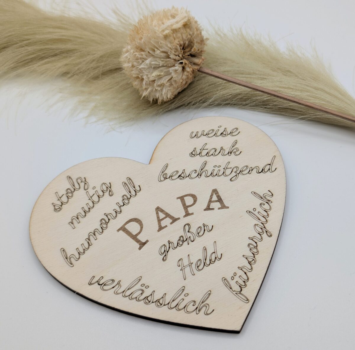 PXL_20250202_205925976~2 Holzkarte in Herzform - Papa – Bild 1