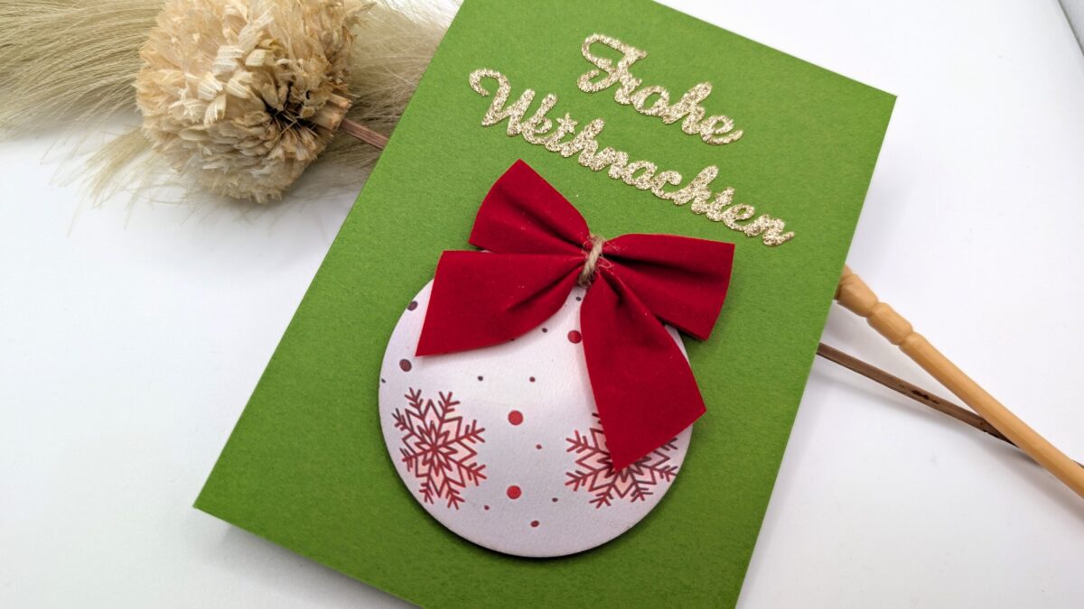 grüne Weihnachtskarte, Weihnachtskugel – Bild 3