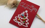 Rote Weihnachtskarte, Weihnachtsbaum