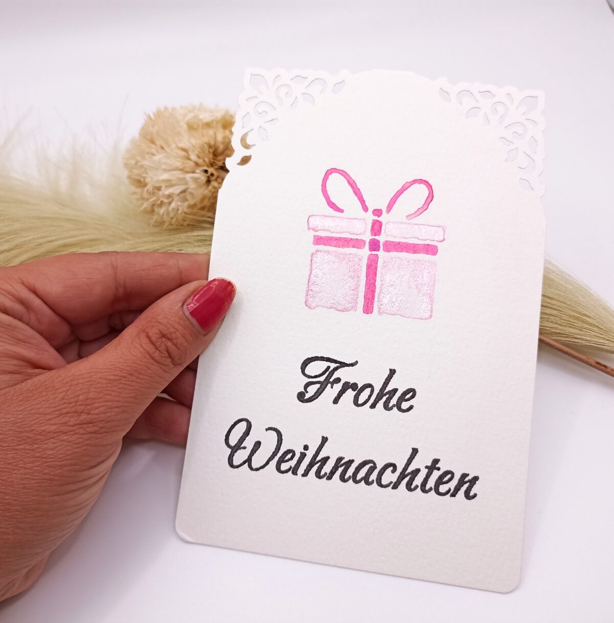 Handgemalte Weihnachtskarte Aquarell Metallic – Postkarte - Geschenk-Paket Motiv mit Zierkante – Frohe Weihnachten – Bild 2