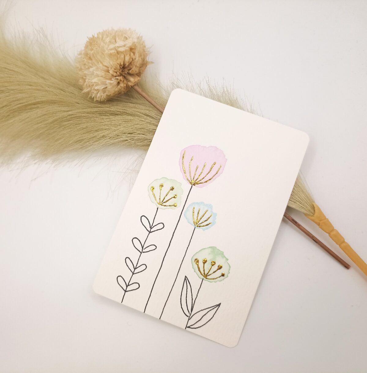 Handgemalte Aquarellkarte mit Goldfolie – Postkarte - Blumenmotiv Pastell – Einzigartige Grußkarte Unikat – Bild 4