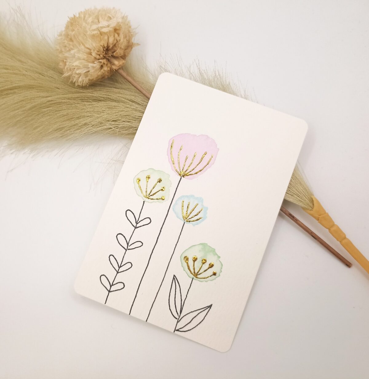 2025-09-19-18-17-09-045 Handgemalte Aquarellkarte mit Goldfolie – Postkarte - Blumenmotiv Pastell – Einzigartige Grußkarte Unikat – Bild 1