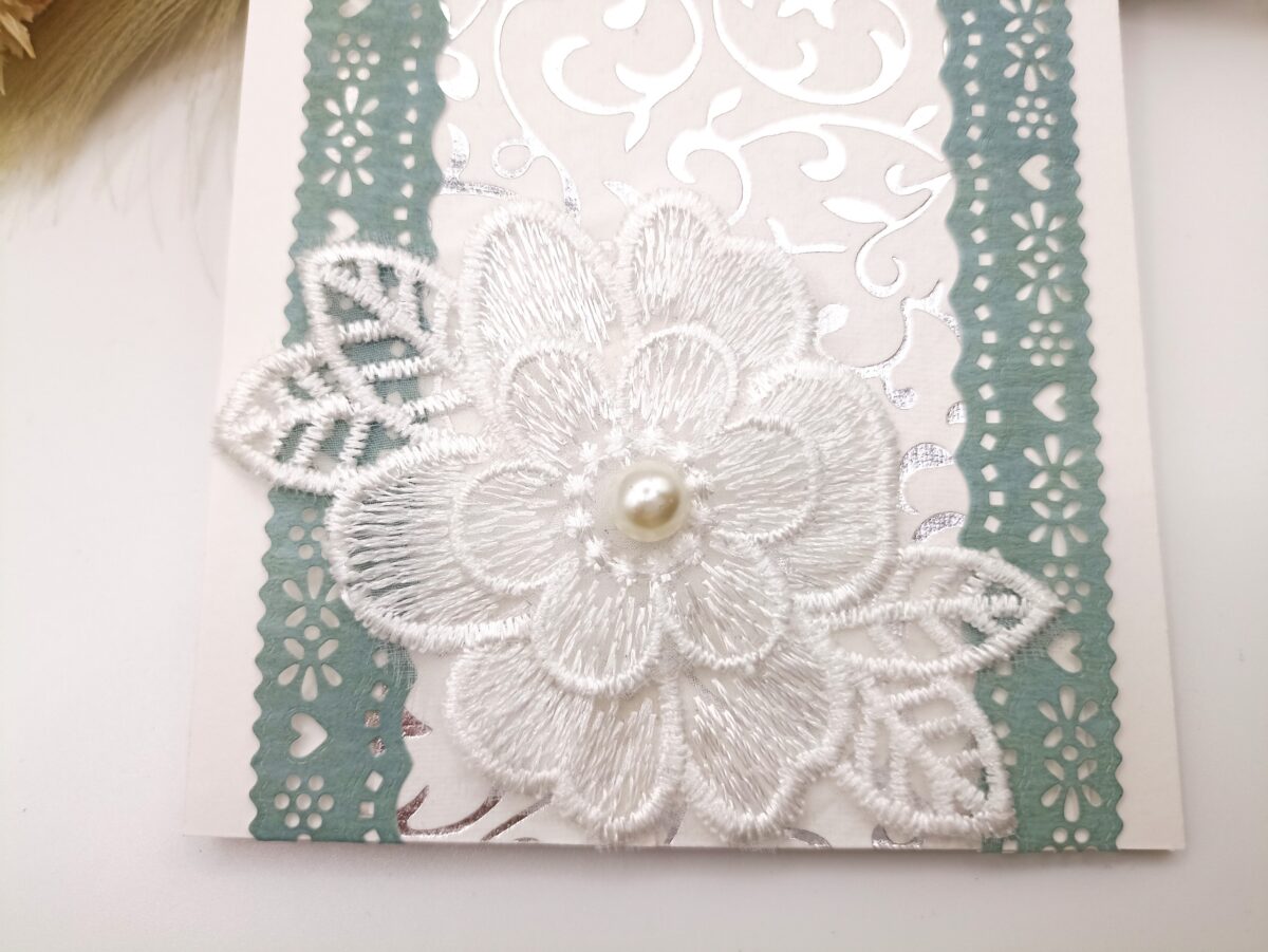Handgemachte Karte mit Spitze und Perle – Silber Grün Weiß – elegante Grußkarte für Hochzeit, Geburtstag oder Glückwünsche – Bild 4