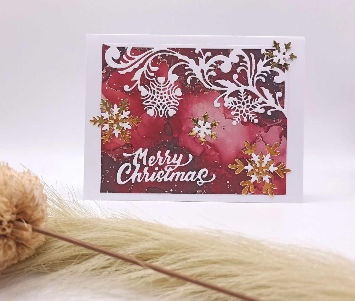 Weihnachtskarte Merry Christmas – handgemacht – Rot Gold – elegante Karte mit Schneeflocken – festliche Winterkarte – Weihnachtsgruß – Bild 2