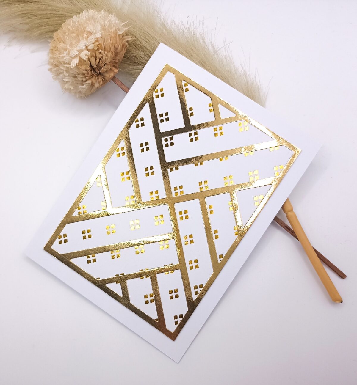 2025-10-30-12-06-24-966 Handgemachte Karte – Gold Weiß – edles geometrisches Design – elegante Glückwunschkarte, Jubiläum oder besonderen Anlass, Klappkarte – Bild 1